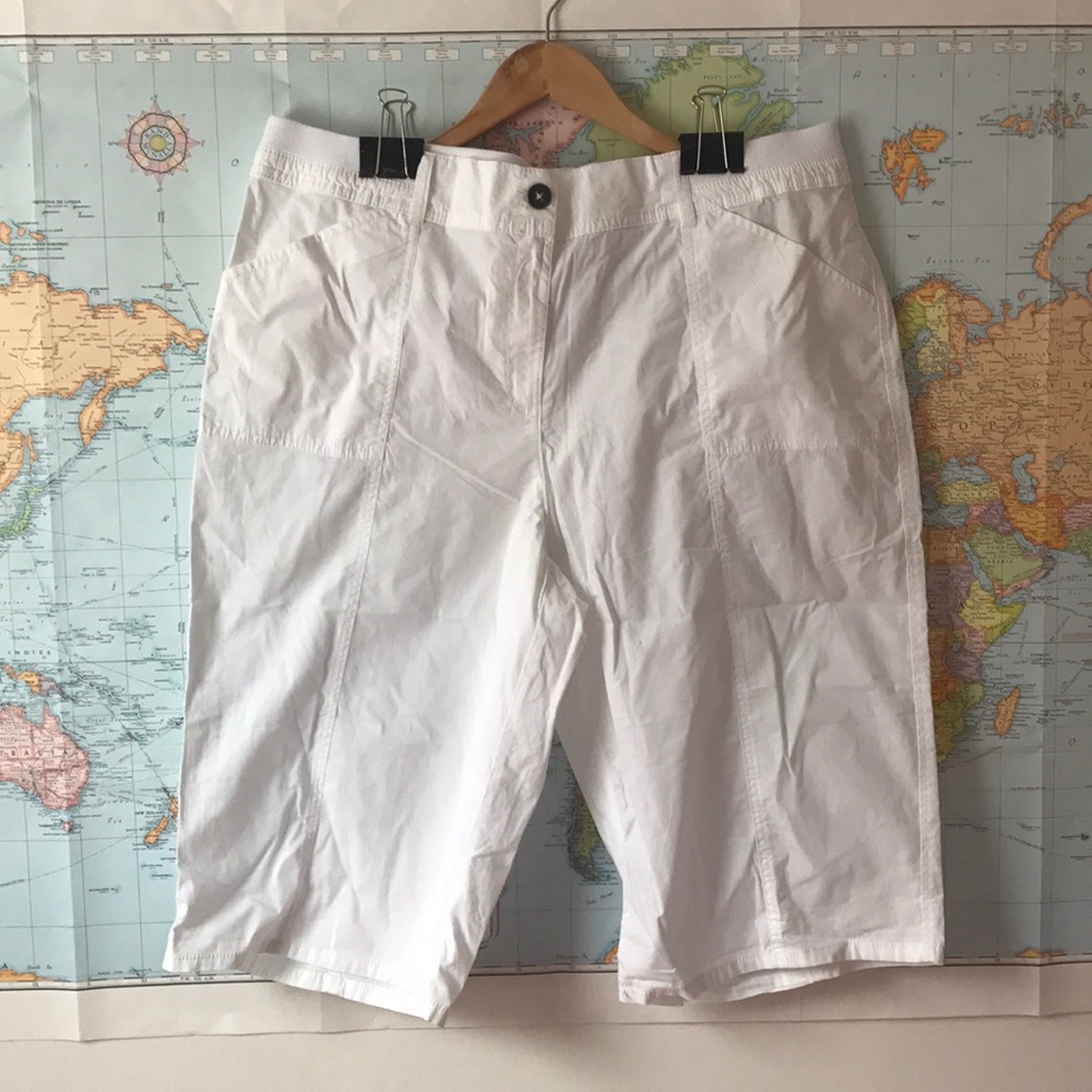 Chico's Bright White Shorts (Chico's Size 3)